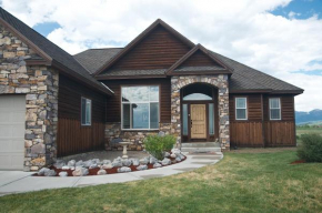 Teton Harmony by KABINO Hot Tub Pool Table Fire Pit Mtn Views 2 Levels 2 Living Rooms WiFi Grill